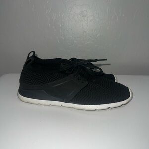UGG Willows sneakers size 6.5
